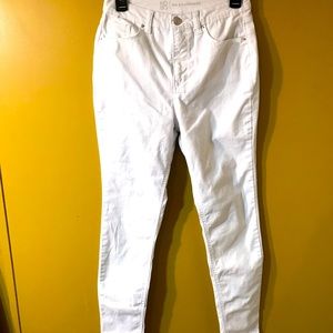 💥4/$20💥 No Boundaries White Jeans